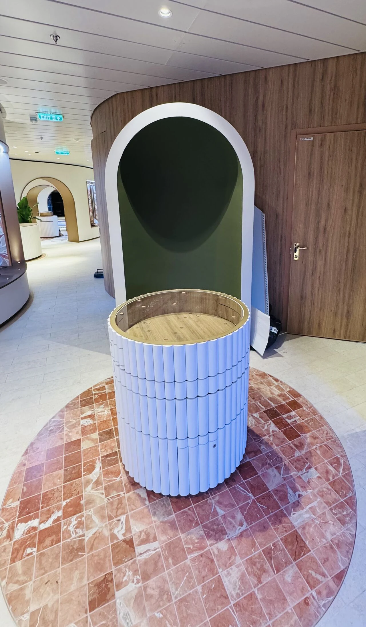 Arco decorativo · Utopia of the Seas